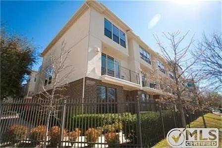Shelby Court Oaklawn Condos - Residential