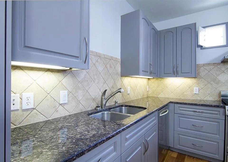 Shelby Court Oaklawn Condos - Residential