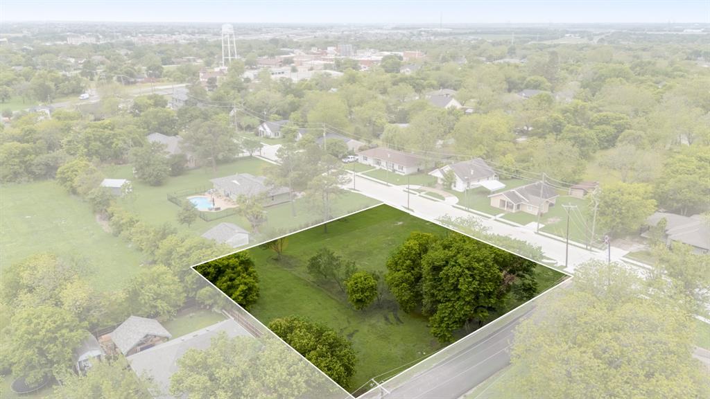 Prime Residential Corner Lot Near Downtown Royse City! Discover the perfect canvas for your dream home on this half-acre, residentially zoned corner lot, ideally situated near downtown Royse City. With no HOA restrictions, this property offers the freedom to build and design to your heart's content.
Located just minutes from I-30, this lot provides easy access to shopping, entertainment, and all the conveniences of city living while maintaining a sense of small-town charm. Essential utilities are ready for your build, including water and gas lines, city sewer, and electricity available at the street.
Don't miss this incredible opportunity to create your custom home in a highly desirable location. This blank slate is ready and waiting for your vision!
