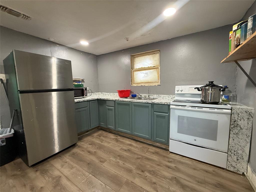 Moore B H Heirs - Residential