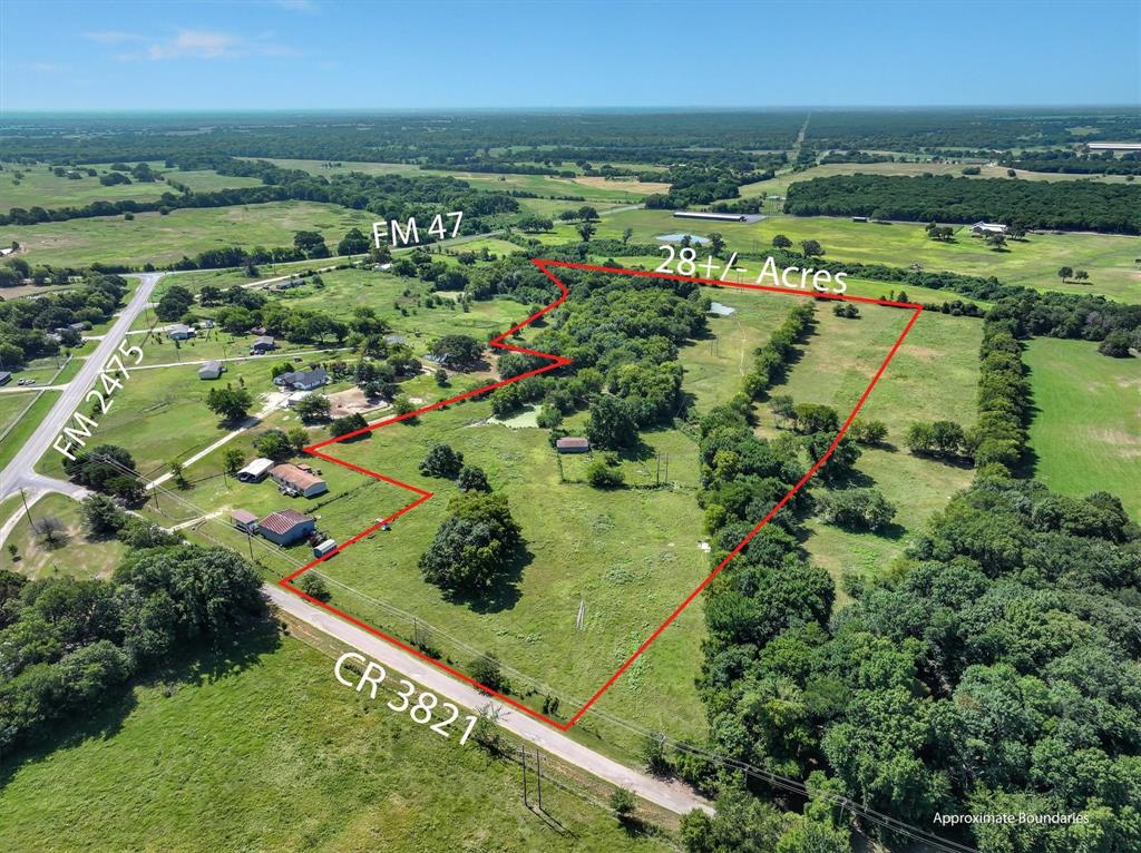 28± Acre Van Zandt County Acreage – Ponds, Pasture & Neighbor to Lake Tawakoni State Park

Nestled in the rolling countryside just north of Wills Point, this 28-acre fully fenced property is a rare find in Van Zandt County. Featuring a balanced mix of open pasture and mature treed sections, it includes two ponds—ideal for livestock, wildlife, or simply enjoying peaceful country vistas. The gently undulating terrain provides a beautiful setting for grazing and building opportunities.

Located approximately 5 miles north of Wills Point, the property is considered one of the gateways to Lake Tawakoni, offering access to the scenic reservoir’s amenities.

Just 5 miles north of the property lies Lake Tawakoni State Park, situated on the south-central shore of the lake. The park stretches across 376 acres, offering over five miles of shoreline, hiking and mountain-biking trails, a sandy swimming beach, picnic areas, camping, bird-watching, and a multi-lane boat ramp hugging the water’s edge.

Whether it’s for raising livestock, launching a small homestead, or simply enjoying a private rural retreat, the property is MOVE-IN READY and thoughtfully fenced.

Buyers will appreciate the seamless combination of utility and lifestyle: full fencing, accessible pasture, water supply via ponds, and ready land for use—all within reach of lakeside recreation and wildlife habitat.

Wills Point, nicknamed the “Bluebird Capital of Texas,” is less than 20 minutes away—offering small-town charm, local festivals (like the April Bluebird Festival), shops, and essential services