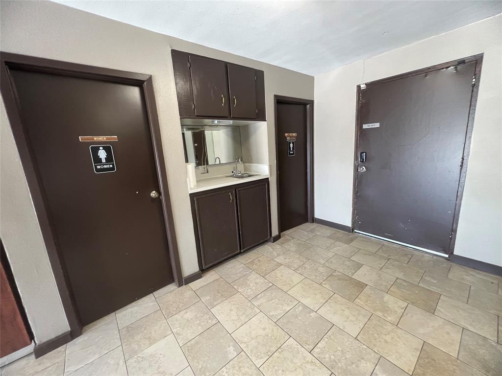 Green Acres 2 - Commercial Lease
