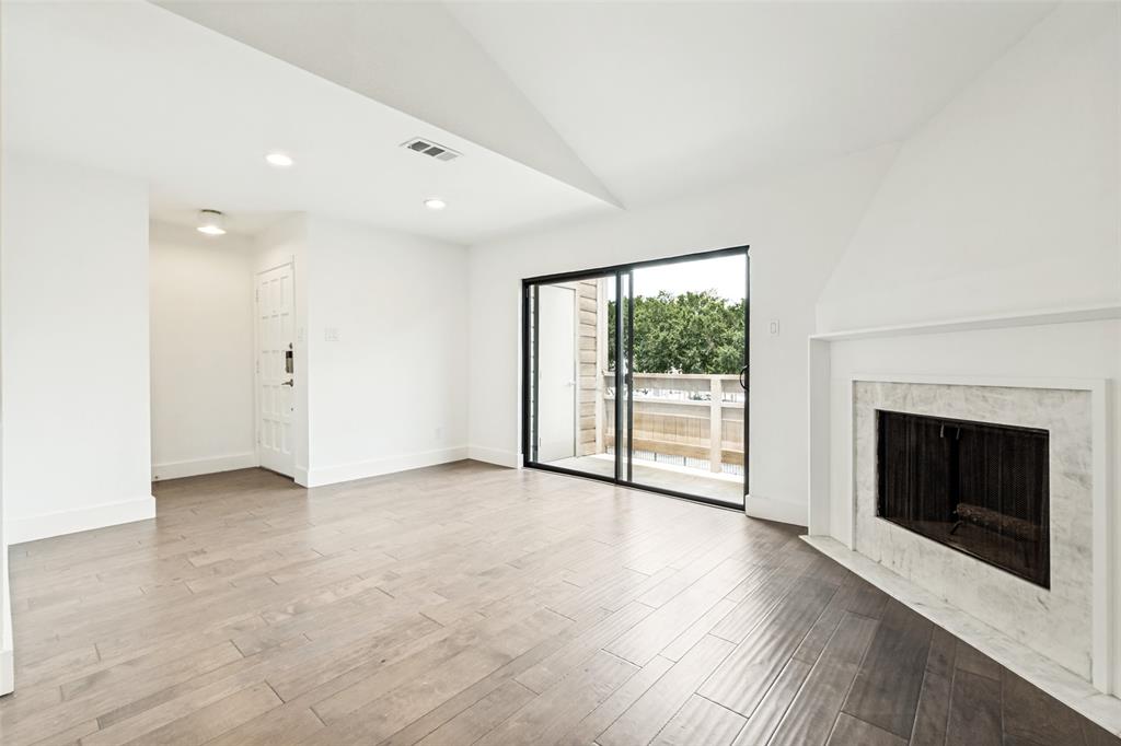 Inwood Crossroads Condos Ph 02 - Residential