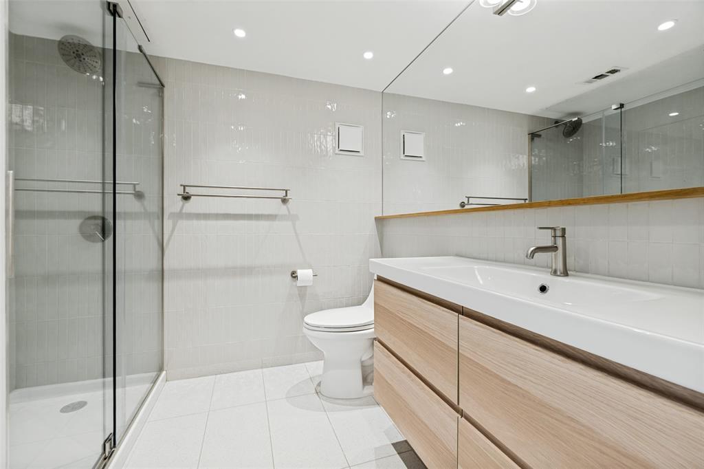 Inwood Crossroads Condos Ph 02 - Residential