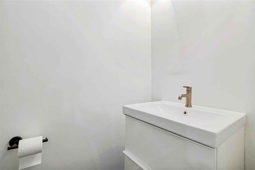 Inwood Crossroads Condos Ph 02 - Residential