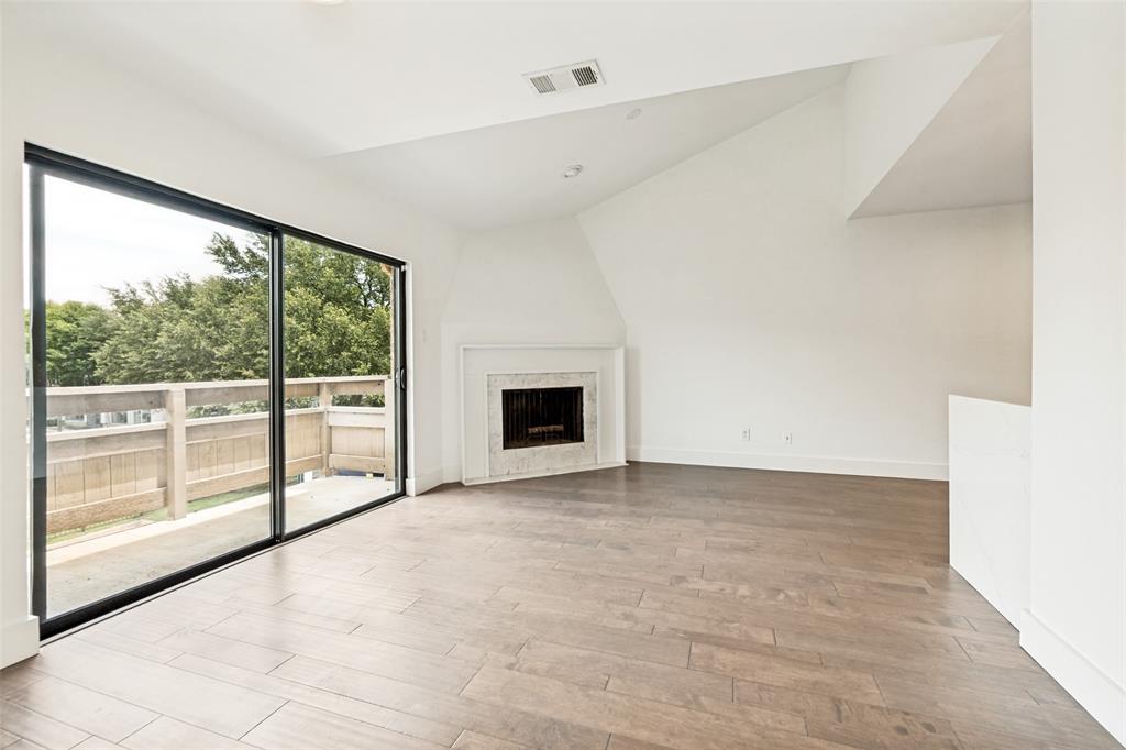 Inwood Crossroads Condos Ph 02 - Residential