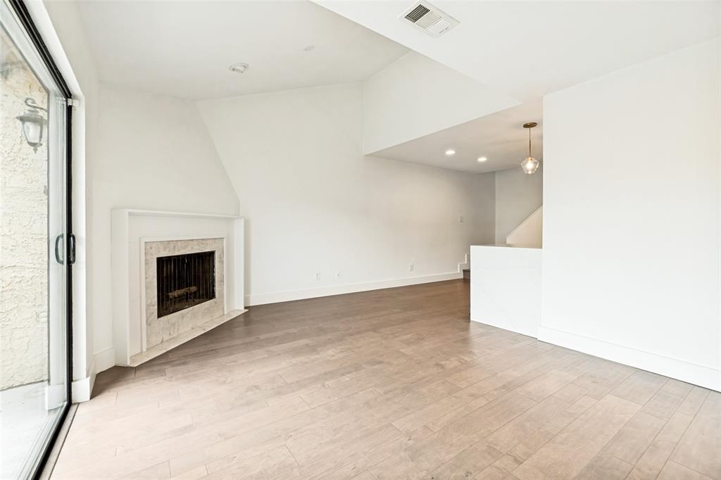 Inwood Crossroads Condos Ph 02 - Residential
