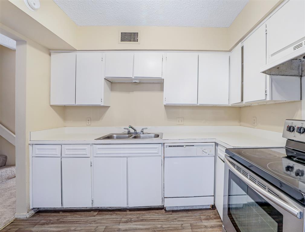 Richardson Lifestyle Townhomes - Residential
