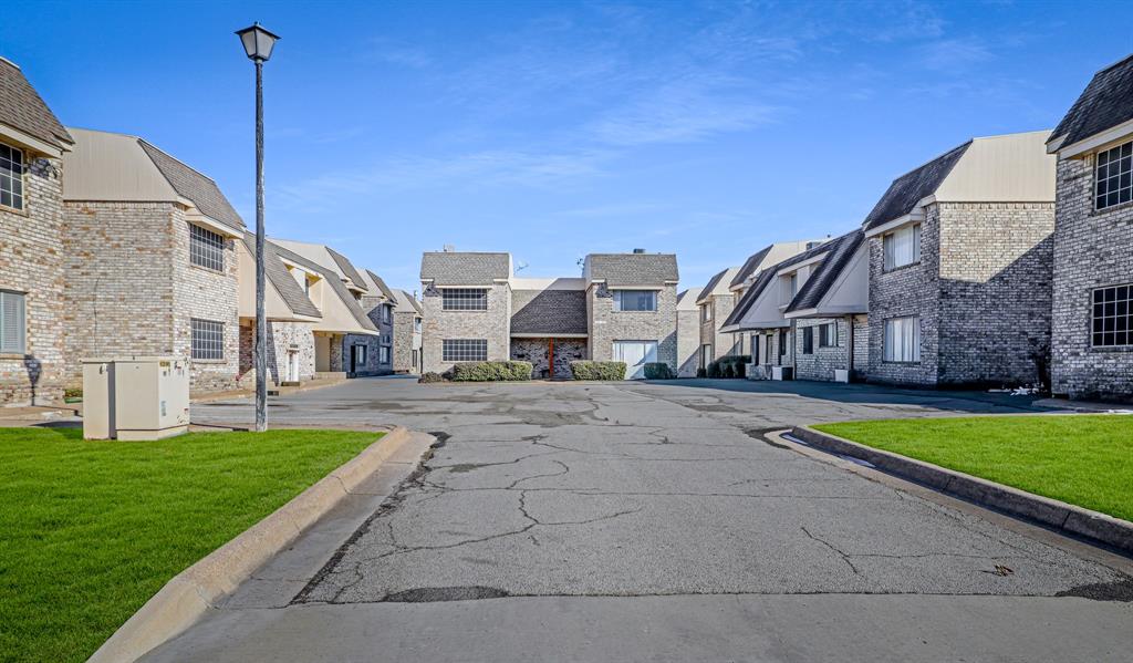 Richardson Lifestyle Townhomes - Residential