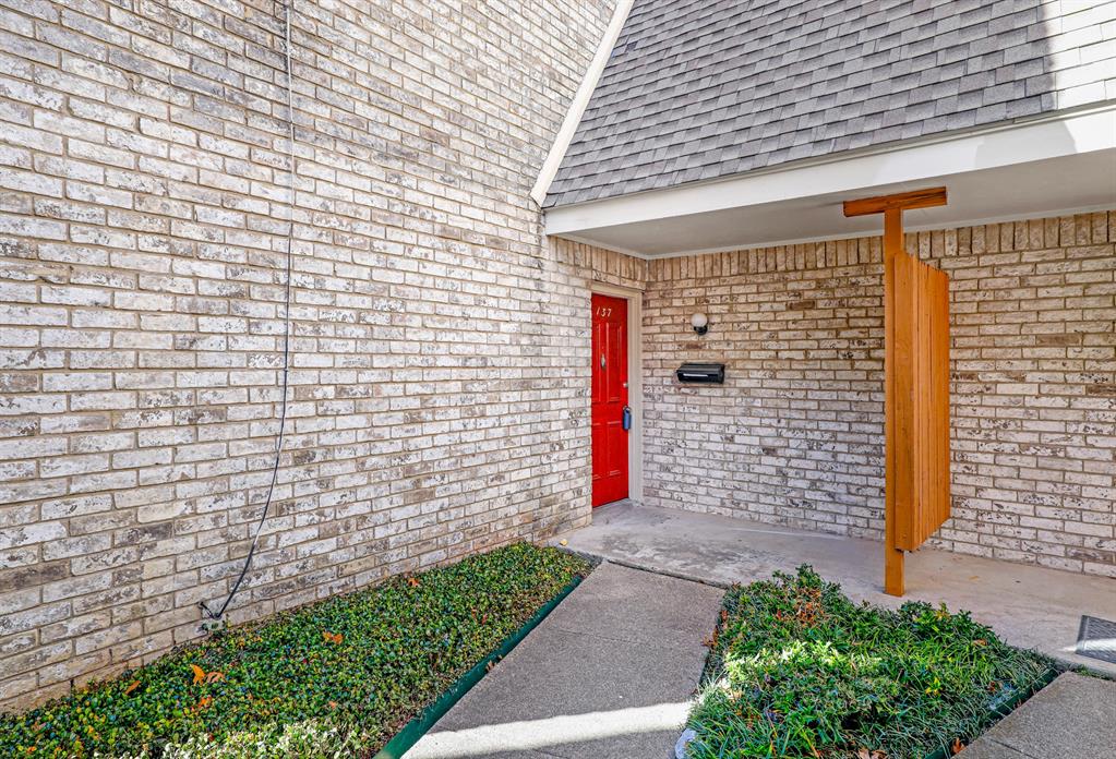 Richardson Lifestyle Townhomes - Residential