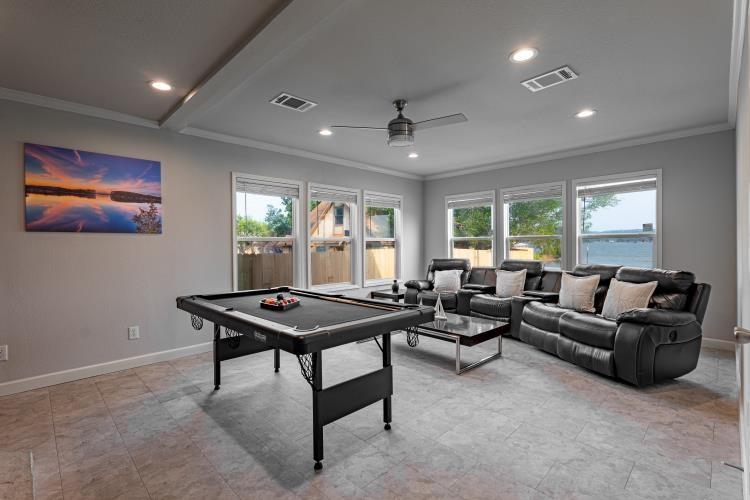 WEST SIDE - Residential