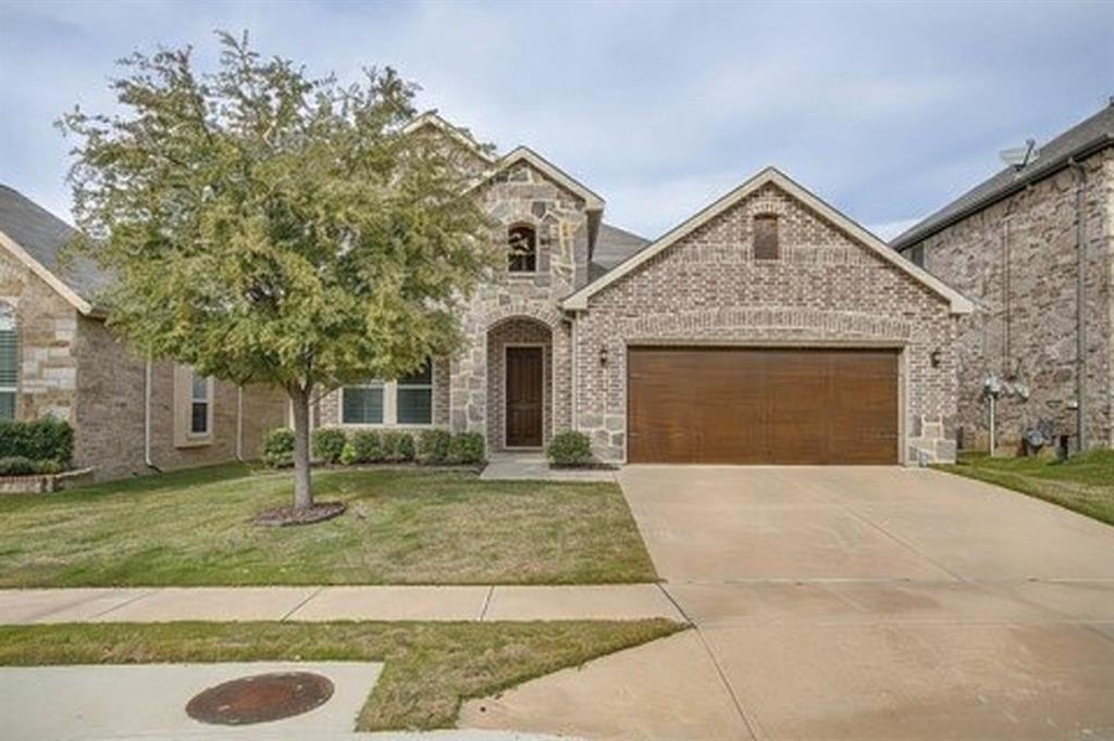 Rare 5-bedroom home built in 2018 under $500K in Fort Worth—perfect for growing or multigenerational families needing space to live, work, and gather.
This thoughtfully designed two-story home offers a flexible layout with five true bedrooms, including a downstairs bedroom and full bath, ideal for guests, extended family, or a private home office. The open-concept living area flows seamlessly into the kitchen, creating a welcoming space for everyday living and entertaining.
The kitchen features ample counter space, generous cabinetry, and a functional layout that overlooks the main living area—perfect for staying connected while hosting or managing busy family life. Upstairs, you’ll find additional spacious bedrooms and a versatile game or media area that can adapt to your lifestyle needs. Take advantage of UP TO  $3,000 IN CONCESSIONS! Buyers can receive the full $3,000 credit when submitting a full-price offer—perfect for closing costs or lowering your interest rate.
Built in 2018, this home combines modern construction with energy efficiency and low-maintenance living. Located in a quiet neighborhood with easy access to major highways, shopping, dining, and schools, this property offers both convenience and comfort.
Hard-to-find bedroom count, newer construction, and move-in ready condition make this home a standout value in today’s market. Schedule your private showing today.