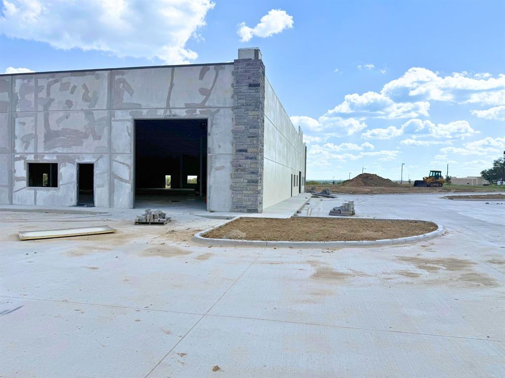 Hudson Oaks Bus Park - Commercial Sale