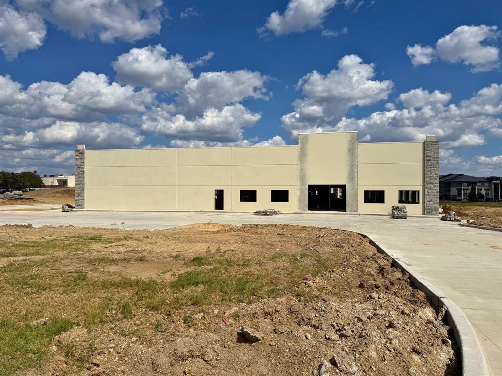 Hudson Oaks Bus Park - Commercial Sale