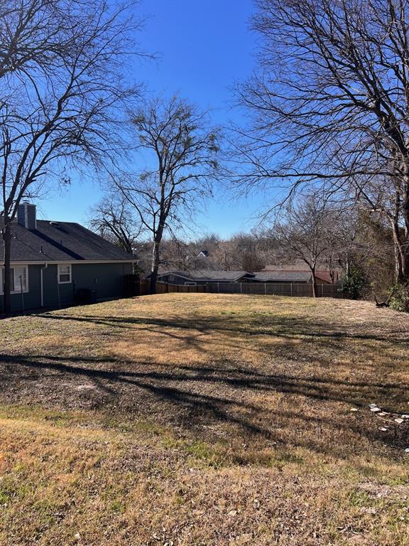 Rare opportunity!  Build to suit lot within close walking distance to Downtown Mckinney.  Lot is levelled and ready to build with utilities in place.  Enjoy the restaurants and shops of Historic Downtown Mckinney right out your door!
