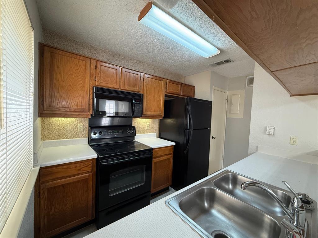 Crestbluff Condo - Residential
