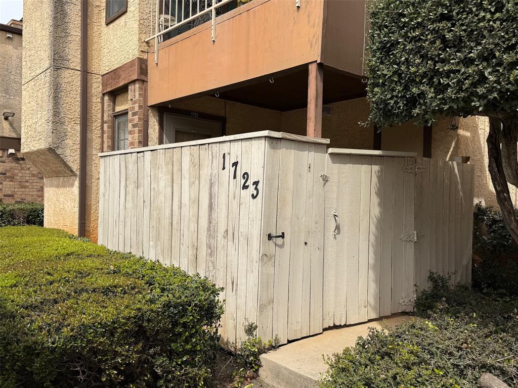 This first floor condominium unit has new carpeting throughout and is ready for immediate occupancy. Whether you are a first-time buyer, downsizing, or looking for an investment opportunity, this property offers exceptional value with a convenient location close to major highways, shopping, and the university.