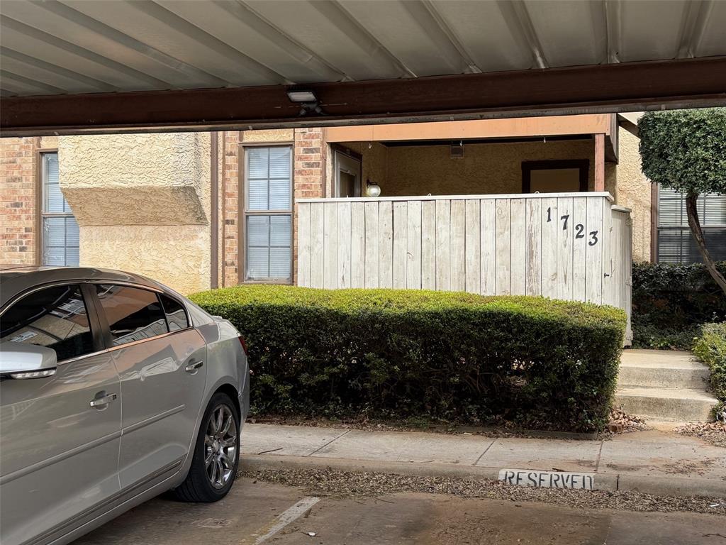 Crestbluff Condo - Residential