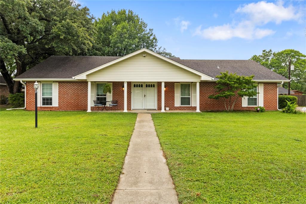 COUNTRY EAST ADDN TEAGUE - Residential