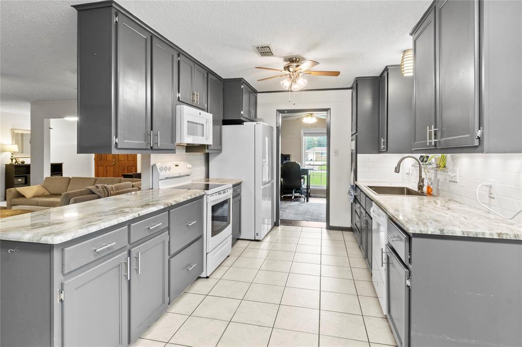 COUNTRY EAST ADDN TEAGUE - Residential