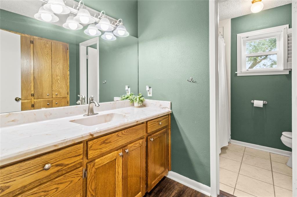 COUNTRY EAST ADDN TEAGUE - Residential