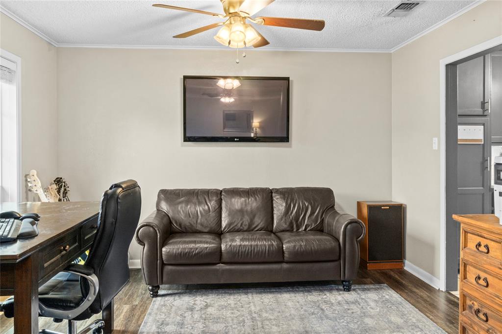 COUNTRY EAST ADDN TEAGUE - Residential