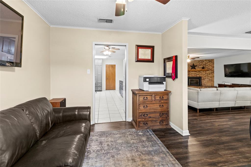 COUNTRY EAST ADDN TEAGUE - Residential