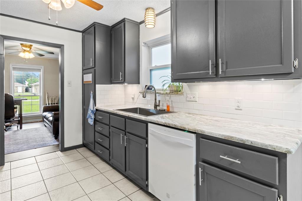 COUNTRY EAST ADDN TEAGUE - Residential