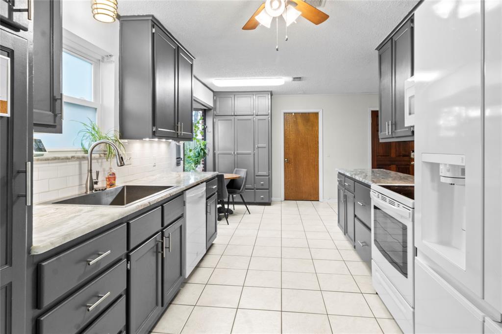 COUNTRY EAST ADDN TEAGUE - Residential
