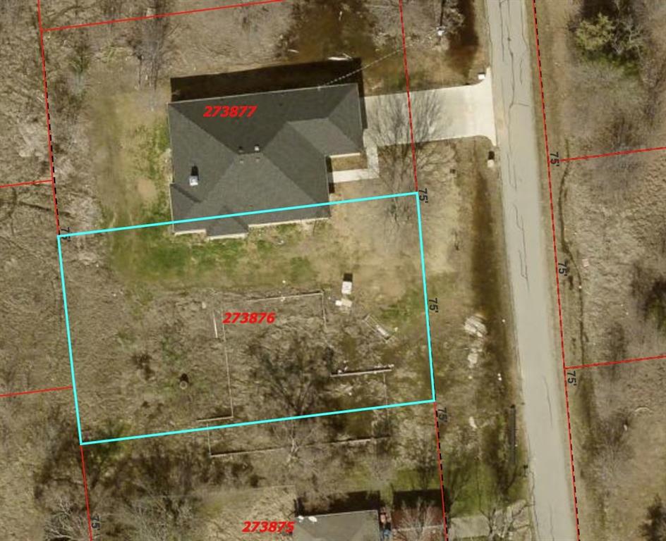 Desirable lot in Paradise Bay! ready to build your custom home or investment home, near the lake at sought after Paradise Bay. Many new builds are going up, come and make this one yours! With HOA, you have access to all boat ramps, parks and more! Close to shopping and dining, nice and quiet neighborhood, 45 minutes to DT Dallas !