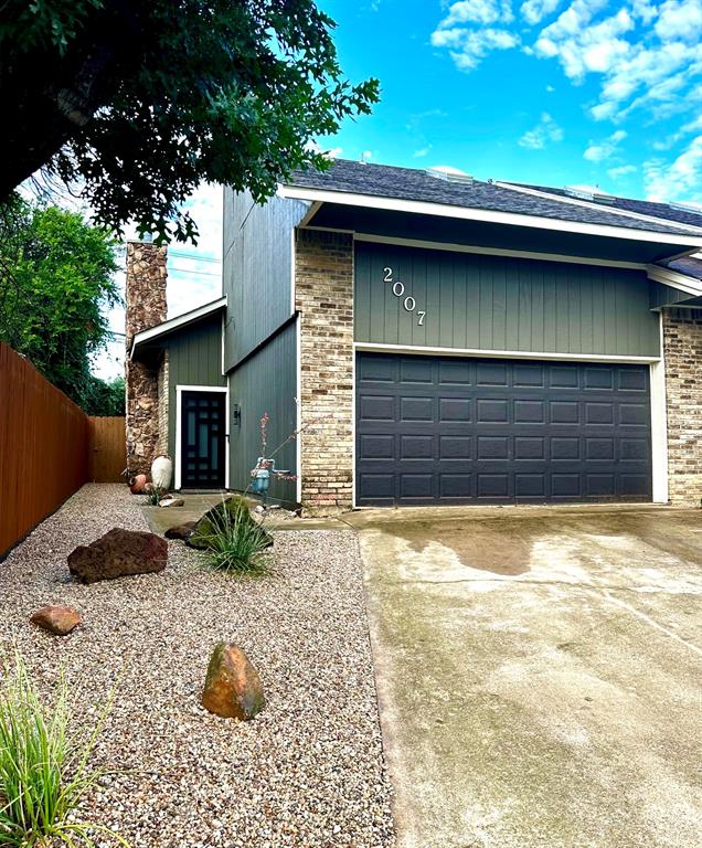 Saint Claire Woods Twnhs - Residential
