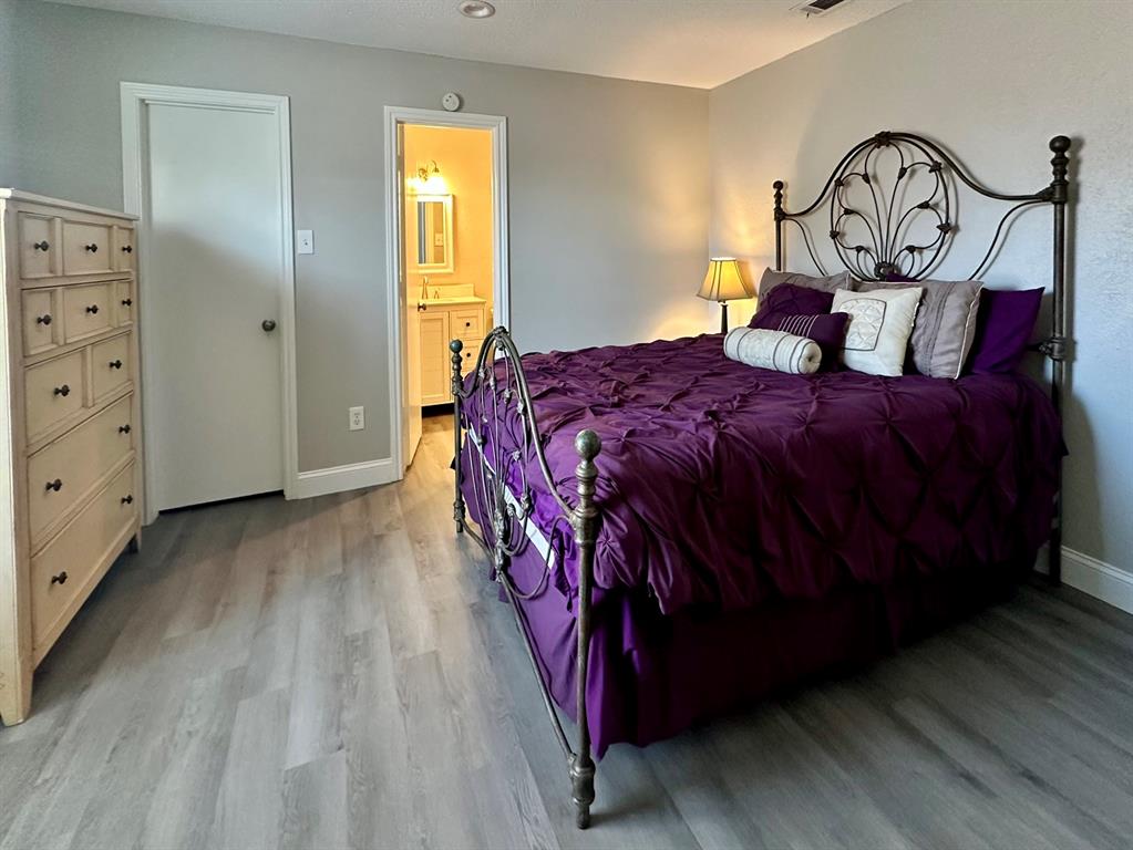 Saint Claire Woods Twnhs - Residential