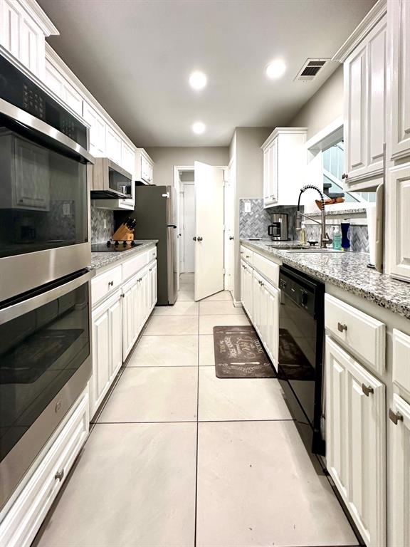 Saint Claire Woods Twnhs - Residential