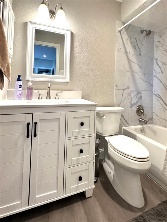 Saint Claire Woods Twnhs - Residential