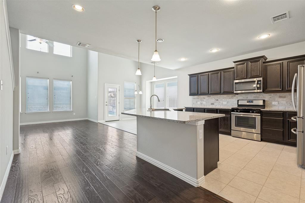 OAK CREEK TRAILS - Residential