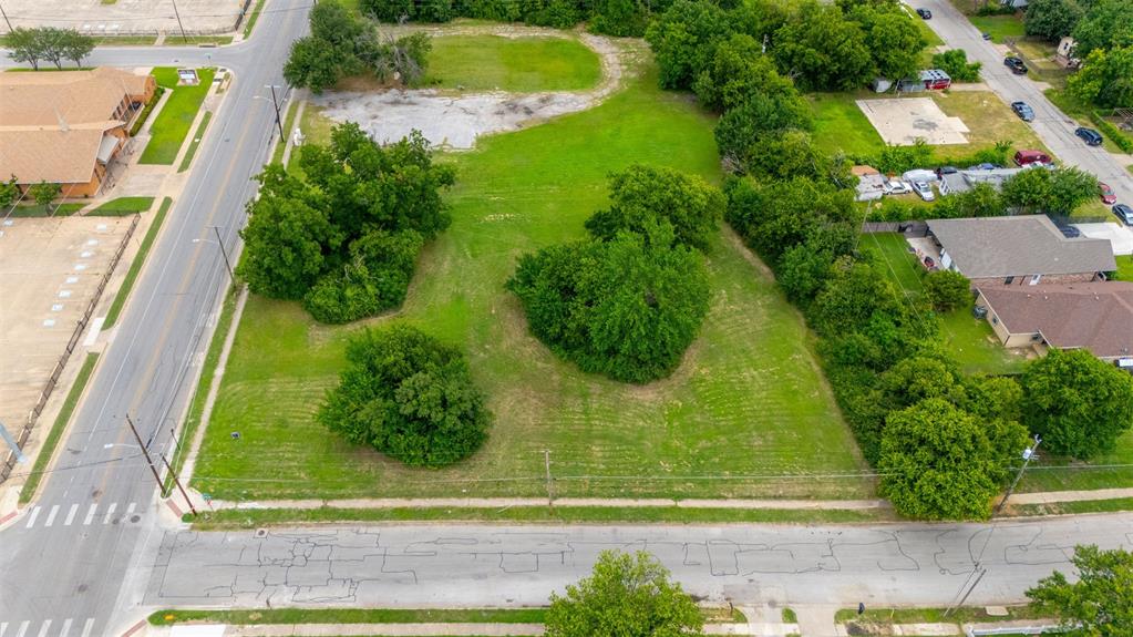 HIGH-VISIBILITY CORNER LOT WITH MAJOR FORT WORTH FREEWAY ACCESS AND STRONG COMMERCIAL POTENTIAL. Approximately 1+ ACRE COMMERCIAL LAND OPPORTUNITY is positioned near I-820, US-287, I-30, AND I-20, offering convenient connectivity across Fort Worth, Arlington, Dallas, and the greater DFW area.

This CORNER LOT provides added exposure, flexible site layout potential, and room for PARKING, BUSINESS ACCESS, SIGNAGE POSSIBILITIES, AND FUTURE DEVELOPMENT. The surrounding area offers quick access to MAJOR TRANSPORTATION CORRIDORS, ESTABLISHED NEIGHBORHOODS, NEARBY SCHOOLS, LOCAL BUSINESSES, and ongoing growth activity along the southeast Fort Worth corridor.

Ideal for BUSINESS OWNERS, DEVELOPERS, OR INVESTORS looking for land in a strategic Fort Worth location with LONG-TERM GROWTH POTENTIAL. Commercial use, zoning, utilities, development requirements, and permitted uses to be verified by buyer and city.

A STRONG OPPORTUNITY TO SECURE A CORNER COMMERCIAL SITE IN A HIGH-ACCESS FORT WORTH CORRIDOR.
Subject to city approval and zoning requirements.