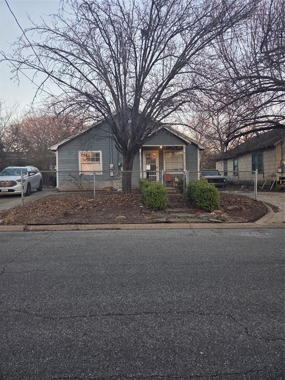 ***** PRICE IMPROVEMENT*****  ALL OFFERS WELCOME!!!. Great long-term investment 2 houses for the price of 1.  
Seller is Motivated.
AS IS sale.