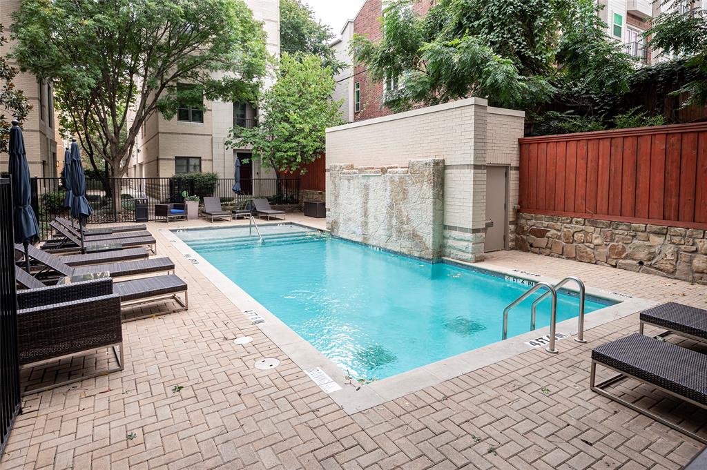 Vine Condos Ph I - Residential