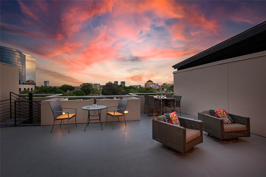 Pecan Plaza - Residential