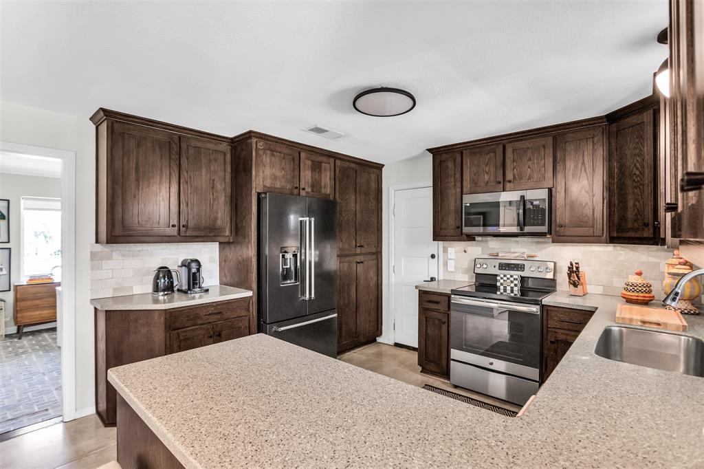 Walnut Hill Manor - Residential