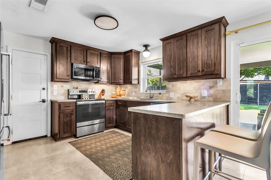Walnut Hill Manor - Residential