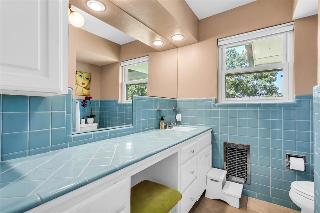 Walnut Hill Manor - Residential