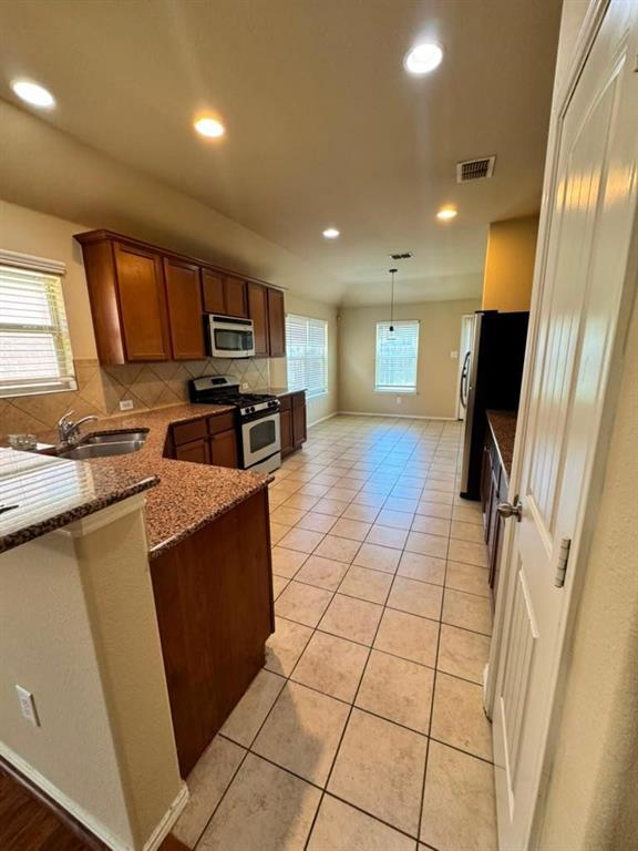 VILLAGES OF WOODLAND SPRINGS W - Residential