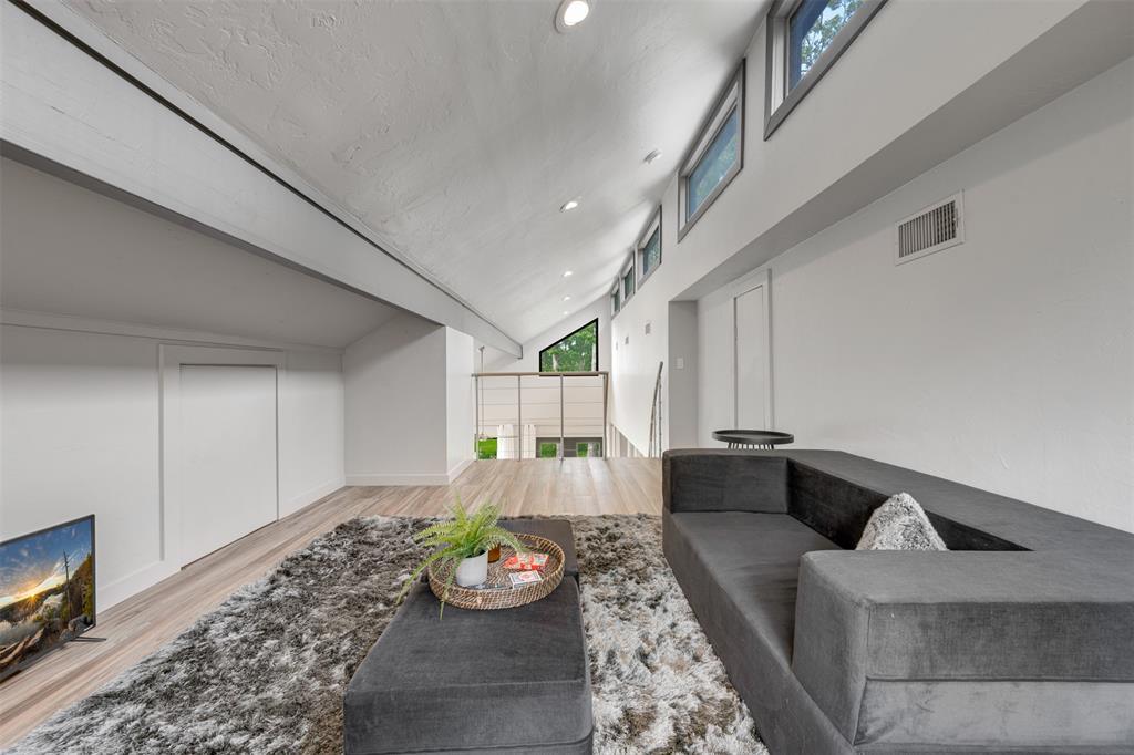 Thunderbird Point - Residential