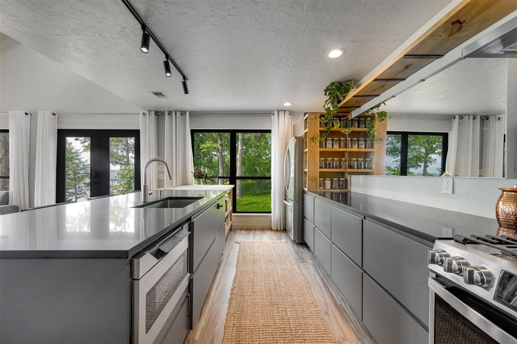 Thunderbird Point - Residential