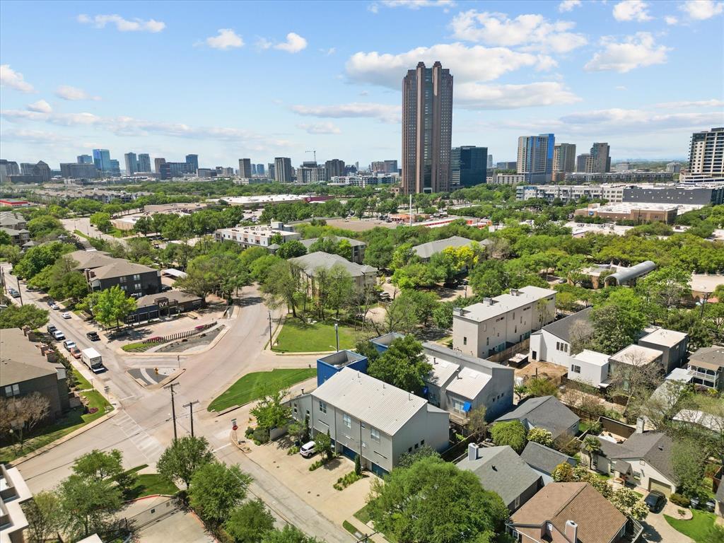 Peak Street Twnhms - Residential