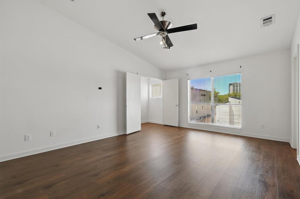 Peak Street Twnhms - Residential