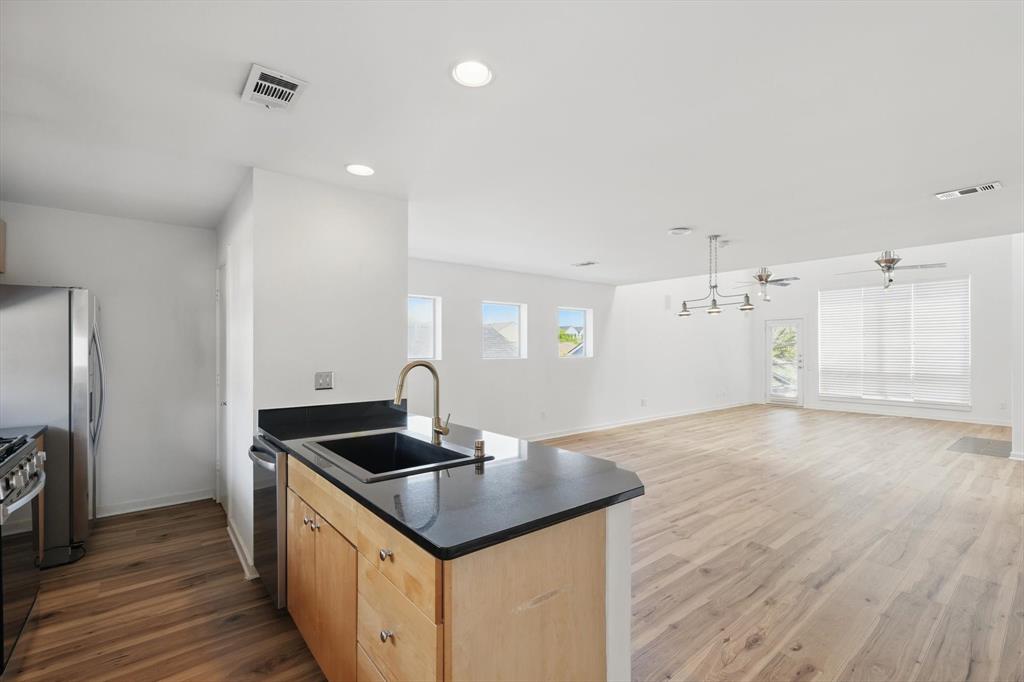 Peak Street Twnhms - Residential