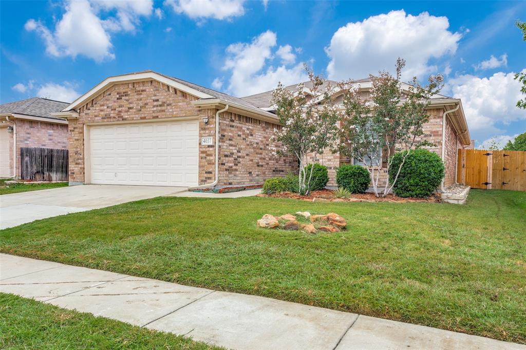 Single Story brick located in Villages of Marine Creek. This one owner home is meticulously maintained, clean and move in ready. 3 bedrooms, 2 baths PLUS a Study! Open concept living with a breakfast bar and eat in kitchen area. Master suite has double sinks, separate shower and garden tub and a walk in closet. Cover back patio. Ceramic tile and wood like flooring throughout. 2 inch faux blinds on all windows. New fencing. Conveniently located to 820, Lockheed and JRB. Perfect first home or investment property.
