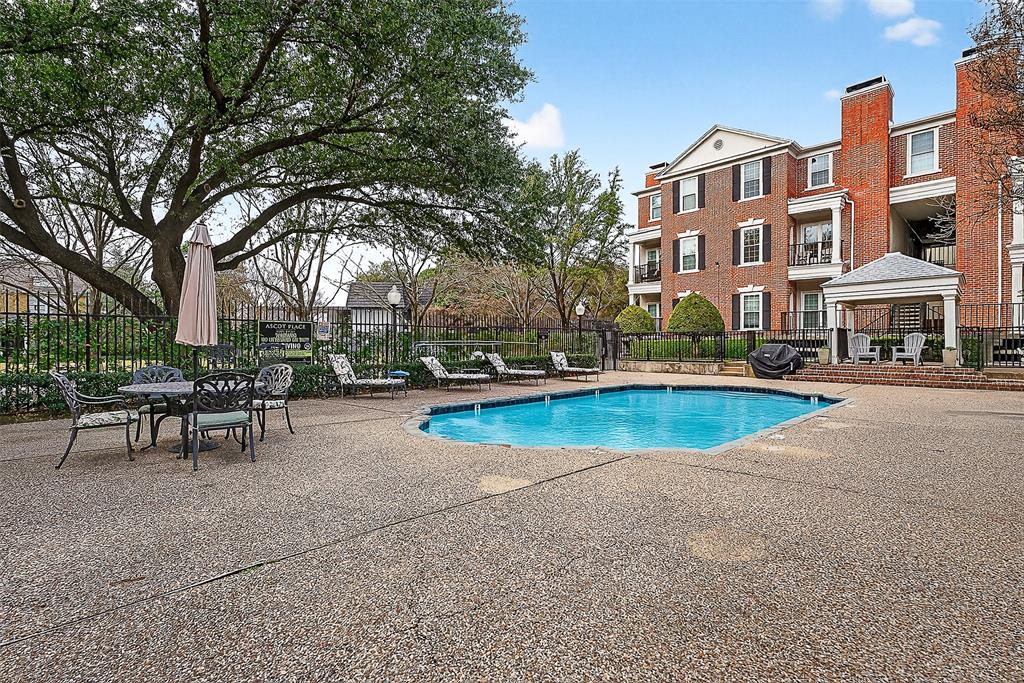 Ascot Place Condos - Residential